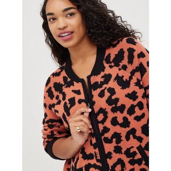 torrid Sweaters - Torrid Plus 4X 4 Cardigan Zip Up Bomber Sweater Leopard Animal Print Heavy Knit